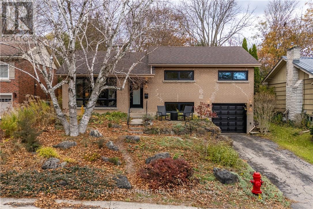 7 GLENMORRIS DRIVE, hamilton (dundas), Ontario