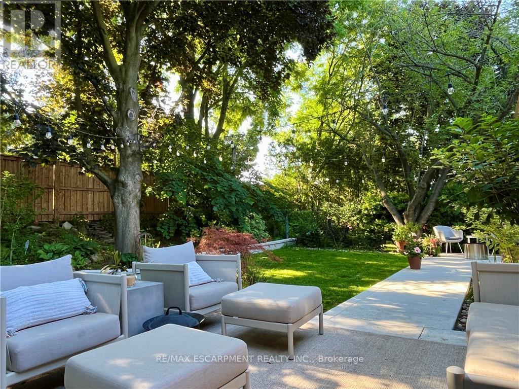 7 Glenmorris Drive, Hamilton (Dundas), Ontario  L9H 1S5 - Photo 48 - X12875628