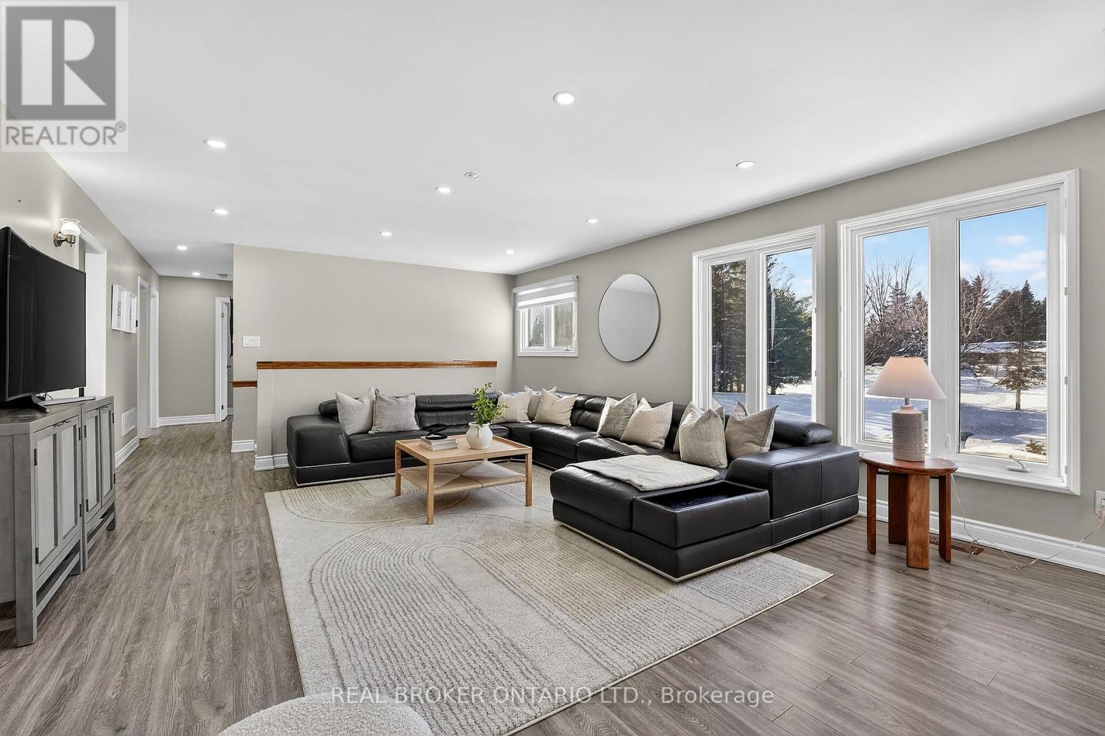 16 Old Carriage Road, East Garafraxa, Ontario  L9W 5A3 - Photo 12 - X12875668