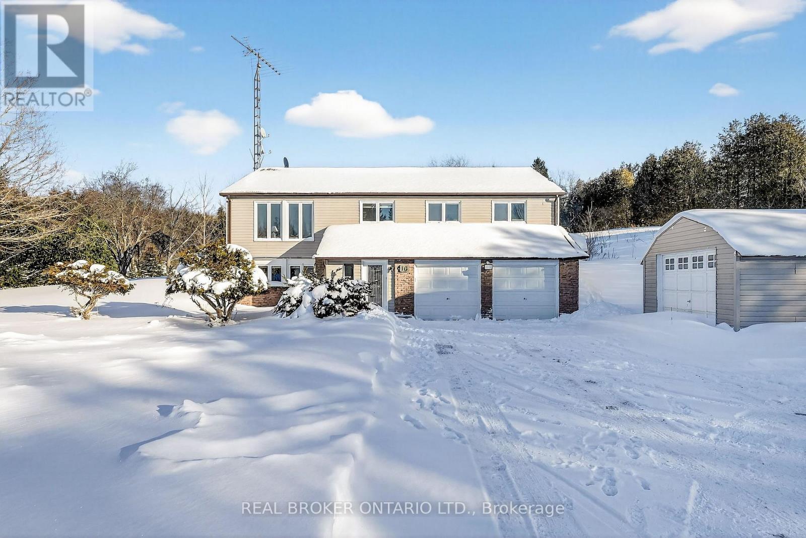 16 Old Carriage Road, East Garafraxa, Ontario  L9W 5A3 - Photo 5 - X12875668