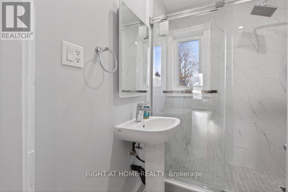 141 Ray Street N, Hamilton (Strathcona), Ontario  L8R 2Y3 - Photo 21 - X12875742