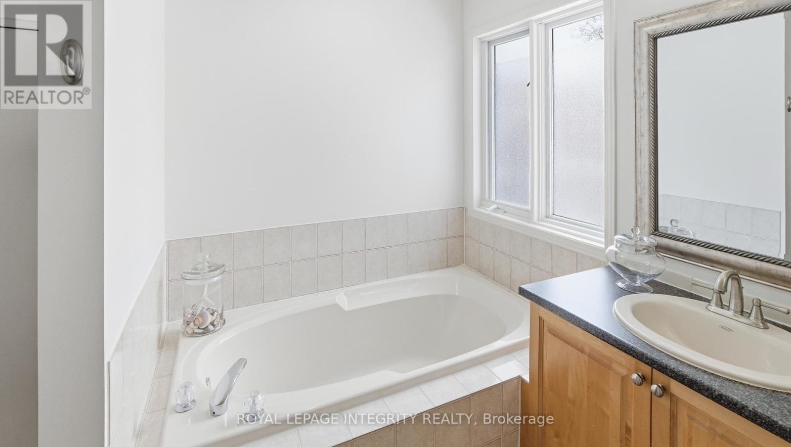 20 Farmfield Crescent, Ottawa, Ontario  K2M 2S9 - Photo 26 - X12847608