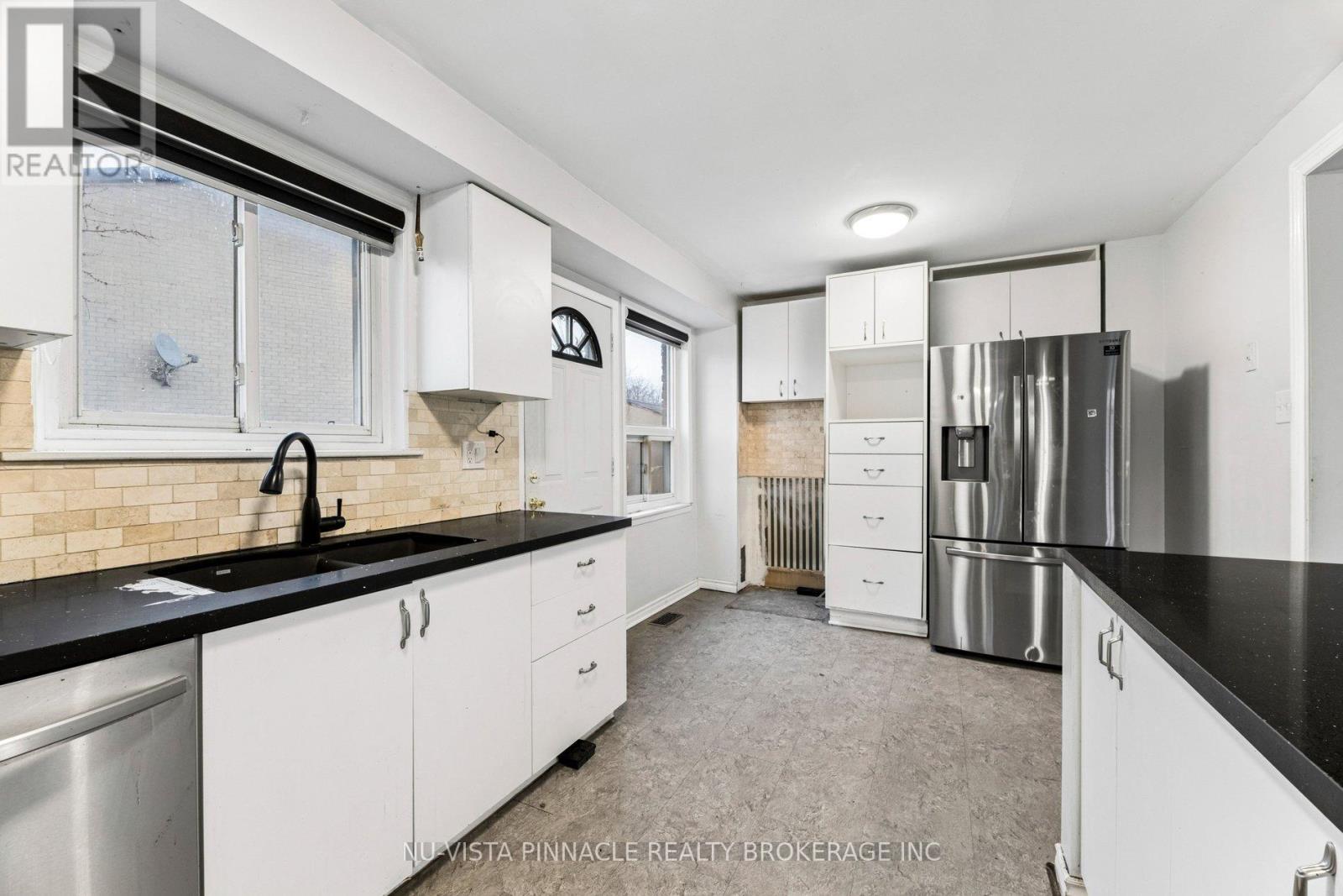 1627 Alwin Circle, Pickering, Ontario  L1V 2W1 - Photo 10 - E12875764