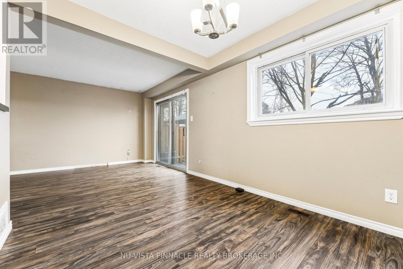 1627 Alwin Circle, Pickering, Ontario  L1V 2W1 - Photo 12 - E12875764