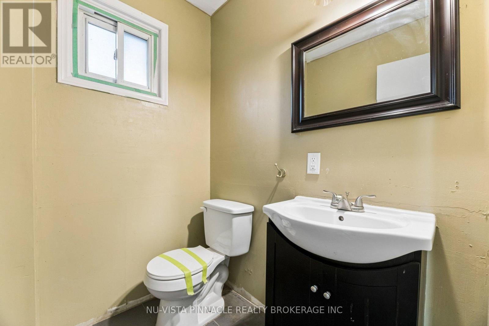 1627 Alwin Circle, Pickering, Ontario  L1V 2W1 - Photo 5 - E12875764