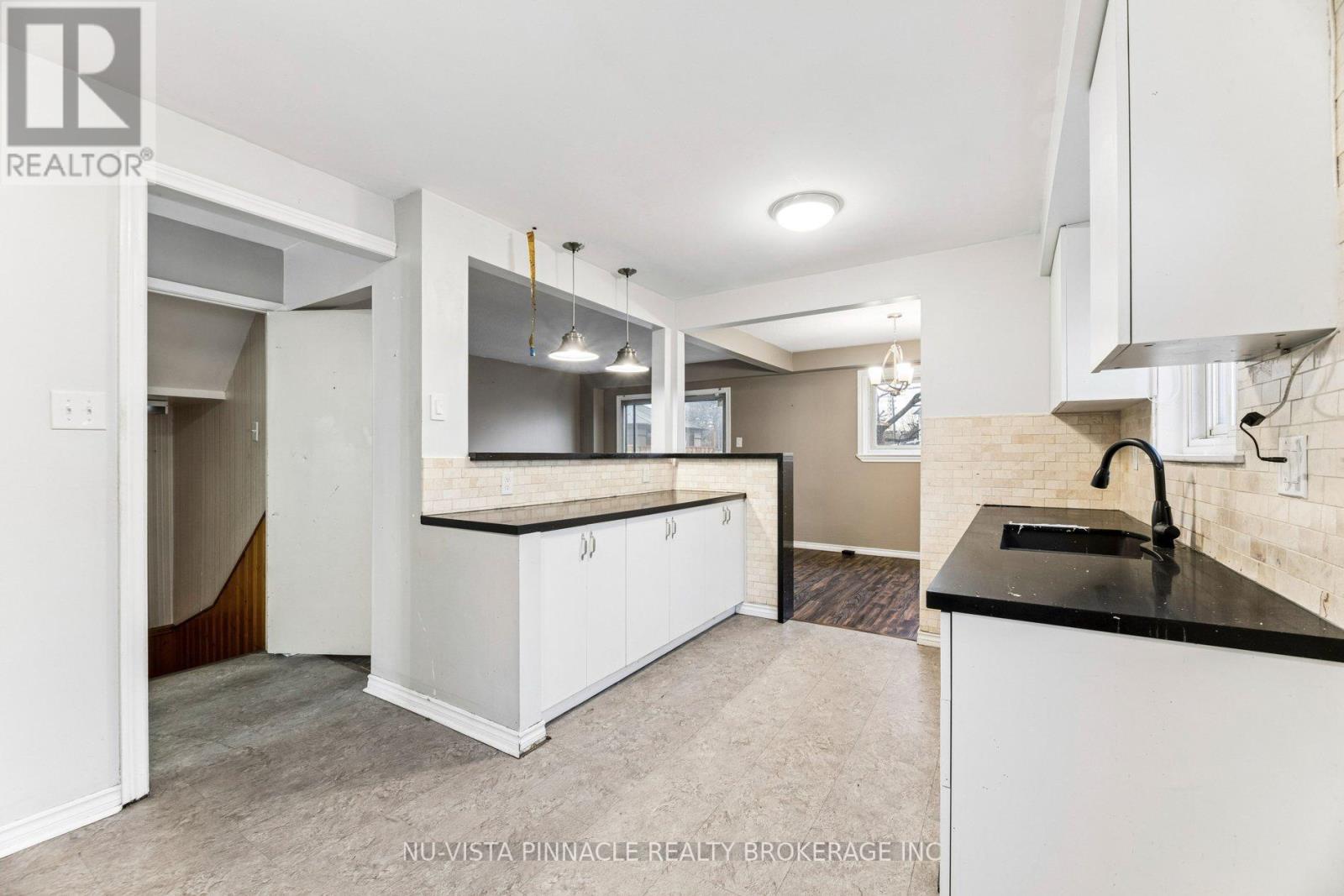 1627 Alwin Circle, Pickering, Ontario  L1V 2W1 - Photo 6 - E12875764