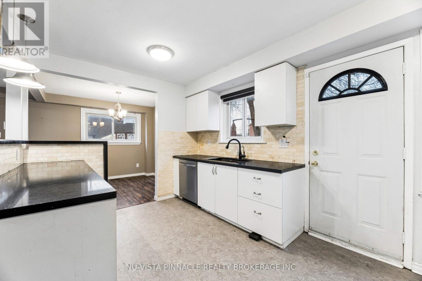 1627 Alwin Circle, Pickering, Ontario  L1V 2W1 - Photo 8 - E12875764