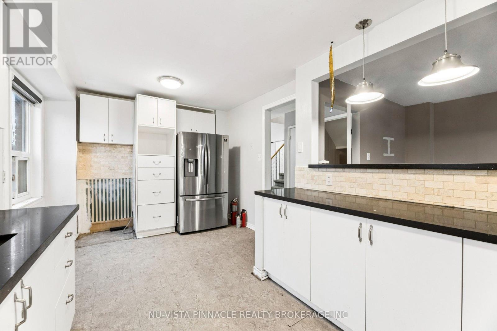 1627 Alwin Circle, Pickering, Ontario  L1V 2W1 - Photo 9 - E12875764