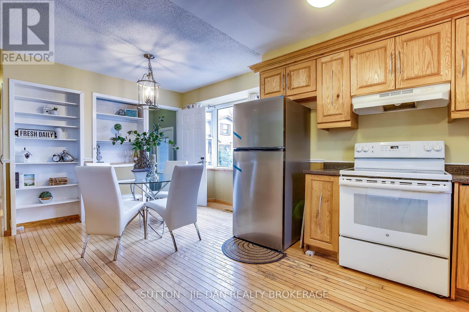 175 Brunswick Avenue, London North, Ontario  N6G 3K6 - Photo 2 - X12875876