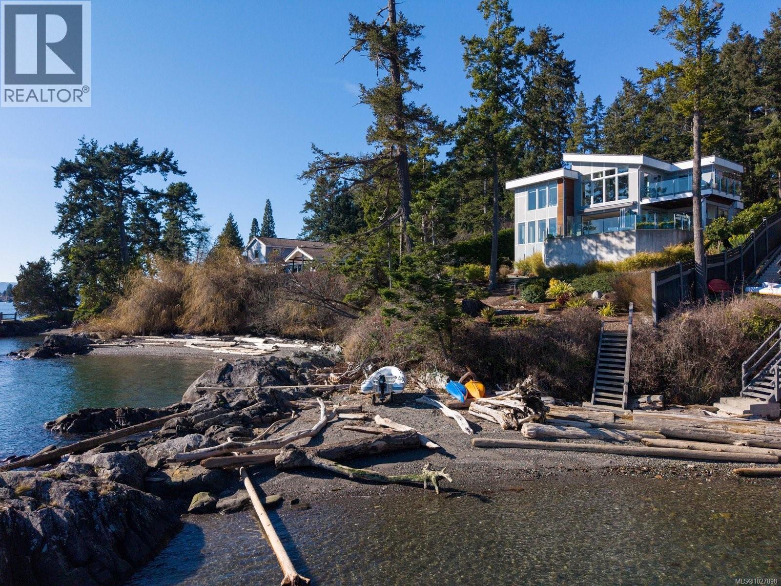 2355 Tryon Rd, North Saanich, British Columbia  V8L 5H8 - Photo 2 - 1027898