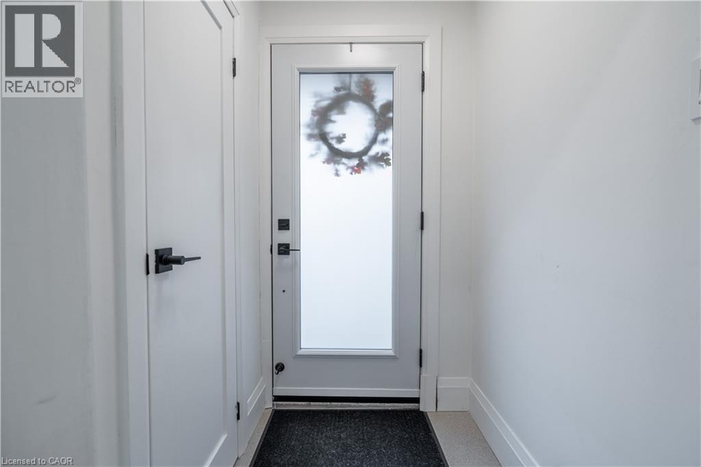 7 Glenmorris Drive, Hamilton, Ontario  L9H 1S5 - Photo 4 - 40811388