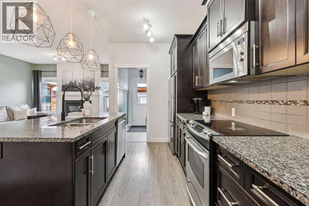 339 Fireside Place, Cochrane, Alberta  T4C 0R5 - Photo 6 - A2291891