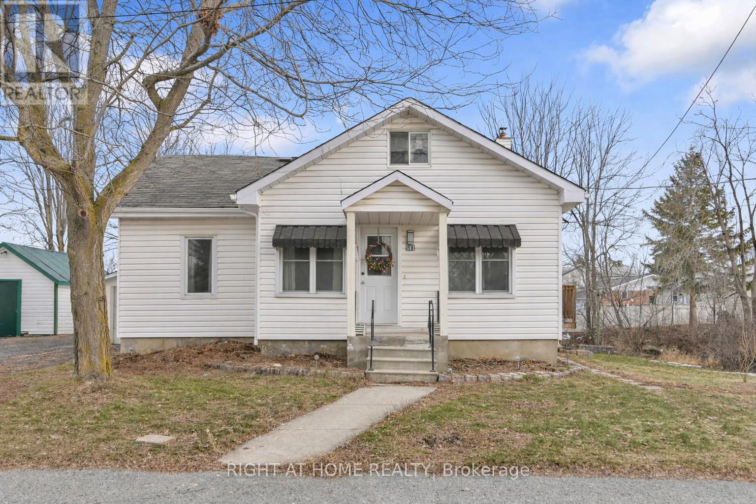 541 ALBERT STREET, north dundas, Ontario