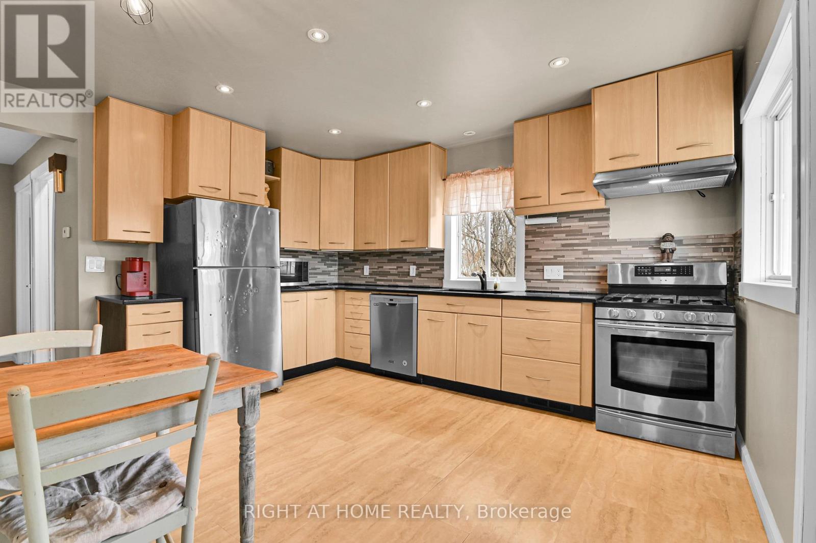 541 Albert Street, North Dundas, Ontario  K0C 2K0 - Photo 9 - X12875818