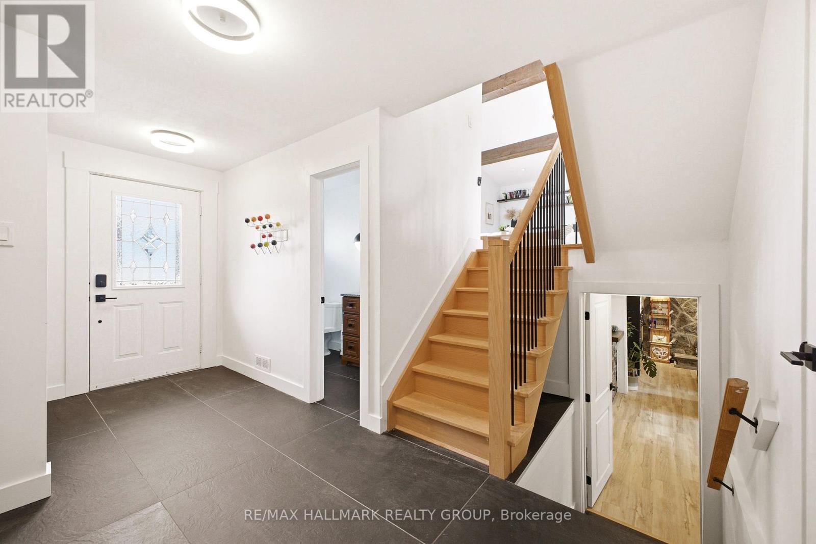 38 Harlowe Crescent, Ottawa, Ontario  K2H 5P1 - Photo 3 - X12875856