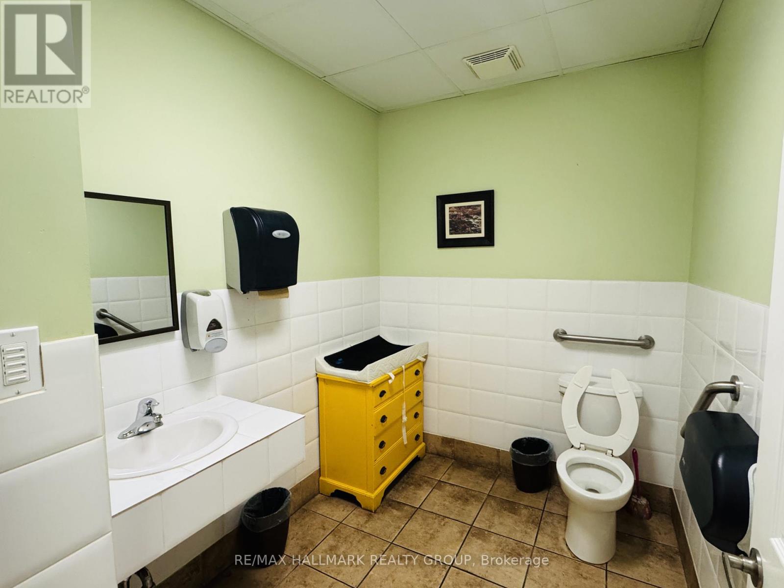 33 Queen St Street, North Stormont, Ontario  K0A 1R0 - Photo 12 - X12875902