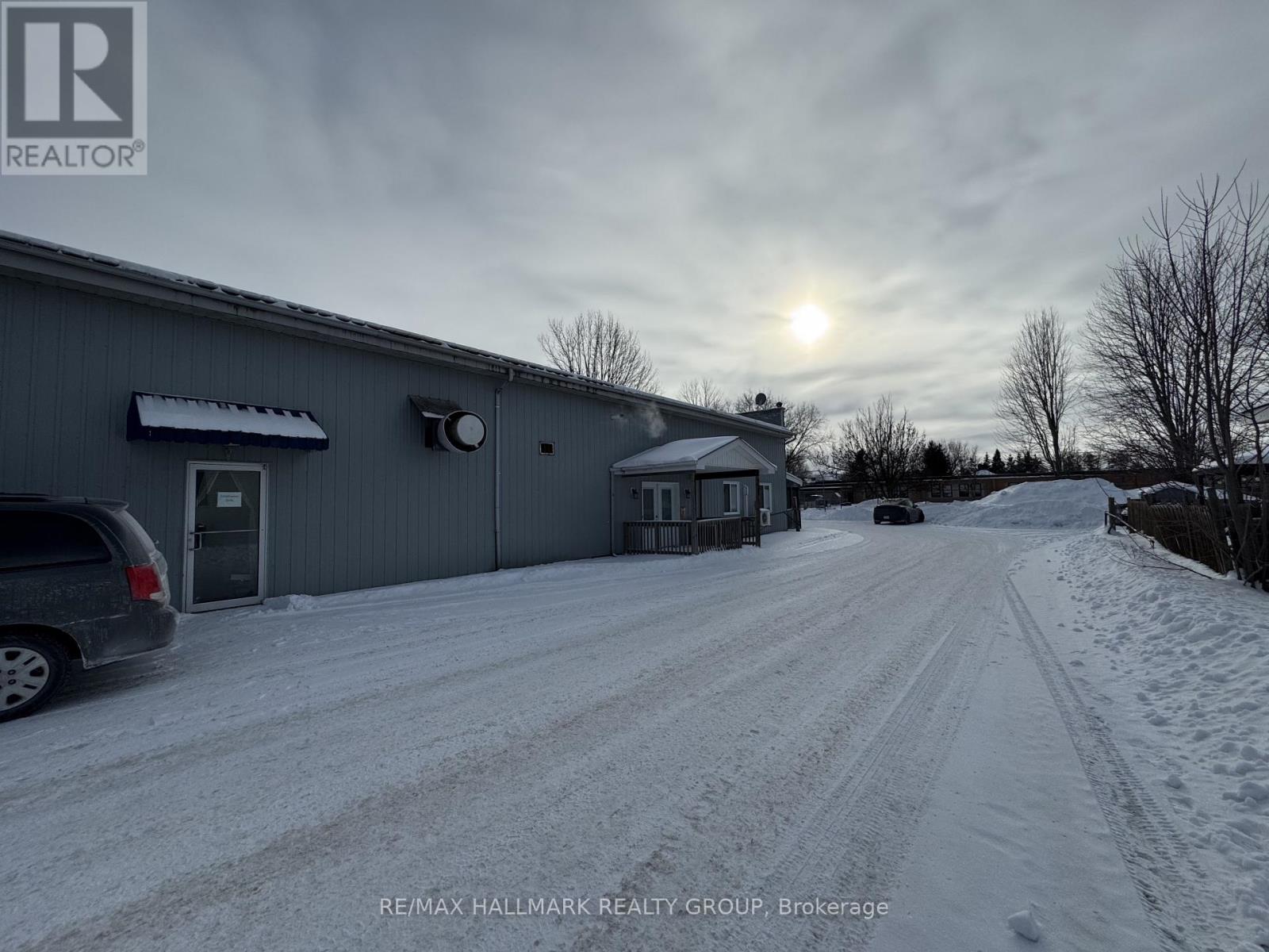 33 Queen St Street, North Stormont, Ontario  K0A 1R0 - Photo 27 - X12875902