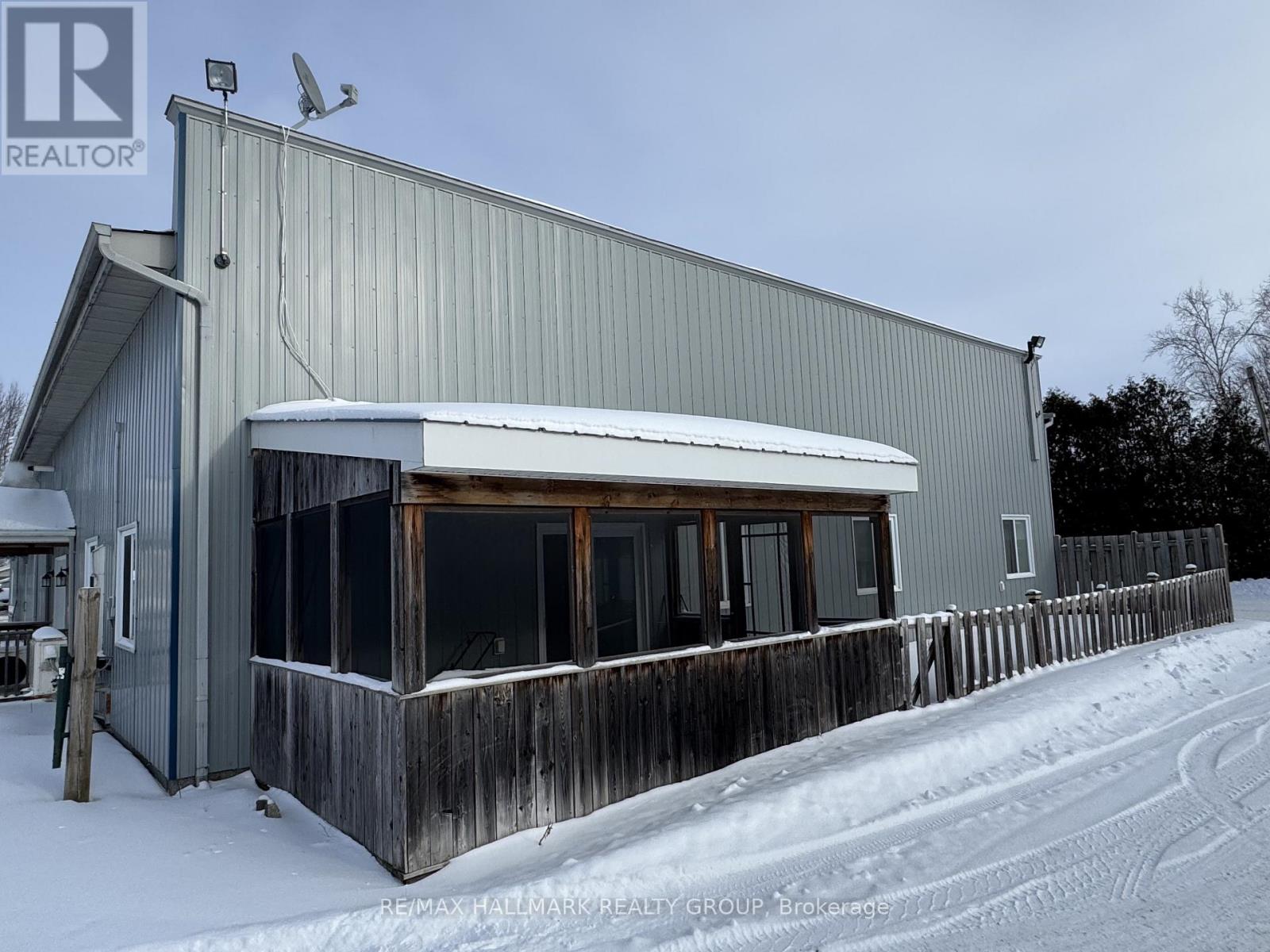 33 Queen St Street, North Stormont, Ontario  K0A 1R0 - Photo 29 - X12875902