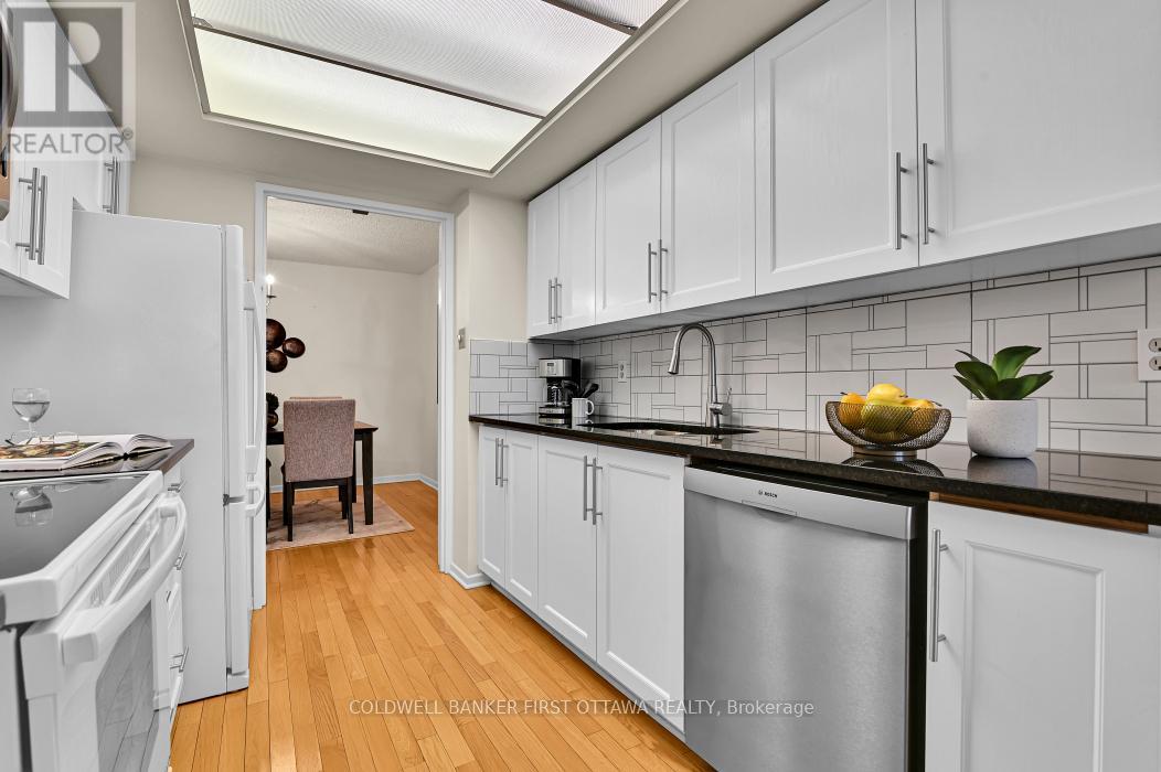 2303 - 1510 Riverside Drive, Ottawa, Ontario  K1G 4X5 - Photo 15 - X12875942