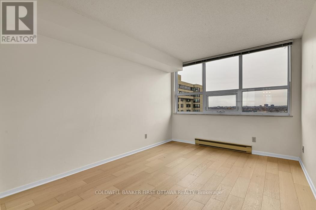 2303 - 1510 Riverside Drive, Ottawa, Ontario  K1G 4X5 - Photo 18 - X12875942