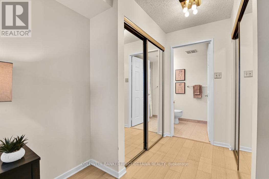 2303 - 1510 Riverside Drive, Ottawa, Ontario  K1G 4X5 - Photo 22 - X12875942