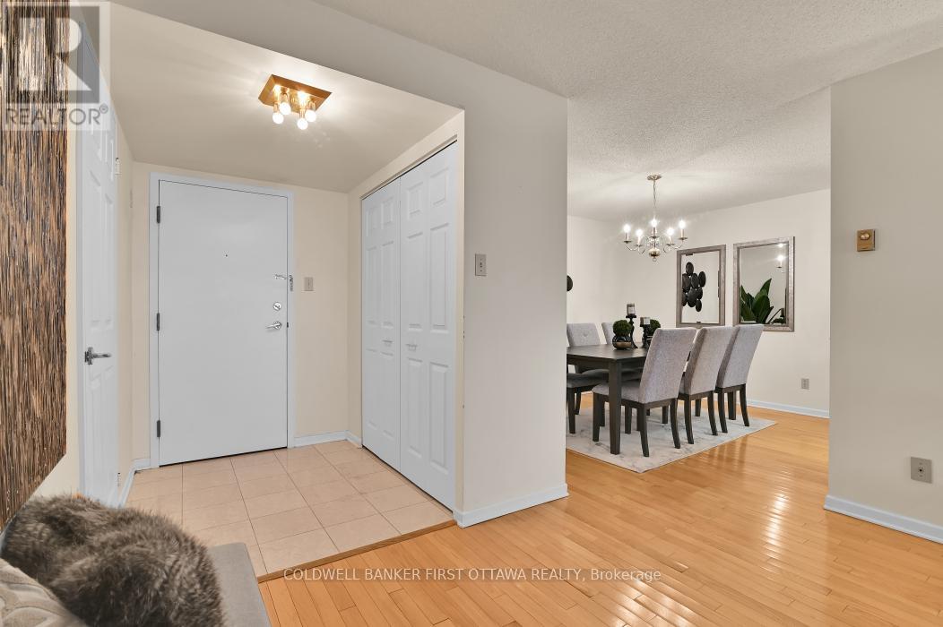 2303 - 1510 Riverside Drive, Ottawa, Ontario  K1G 4X5 - Photo 4 - X12875942