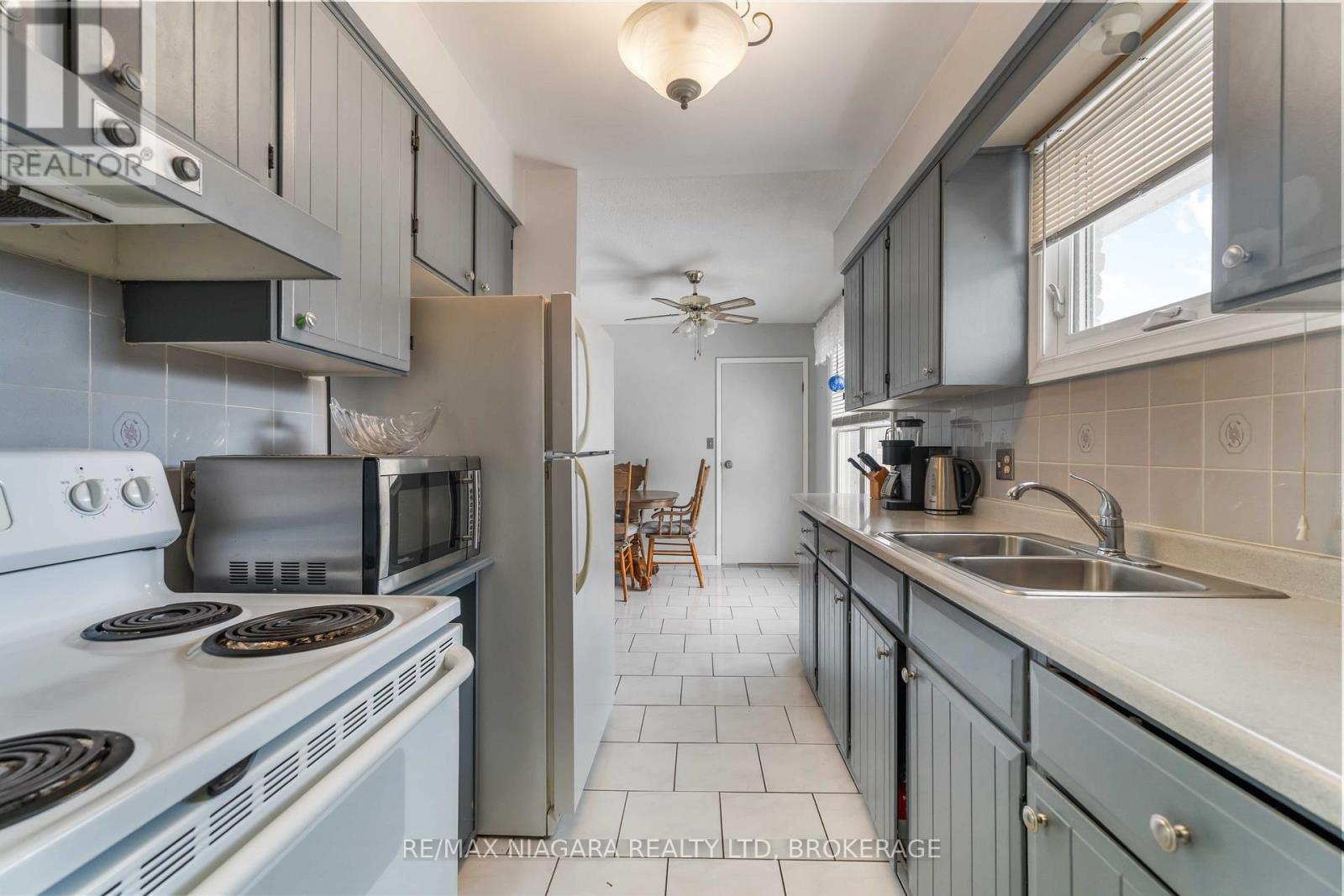 5 Thorncliff Drive, St. Catharines, Ontario  L2P 3N2 - Photo 6 - X12875938