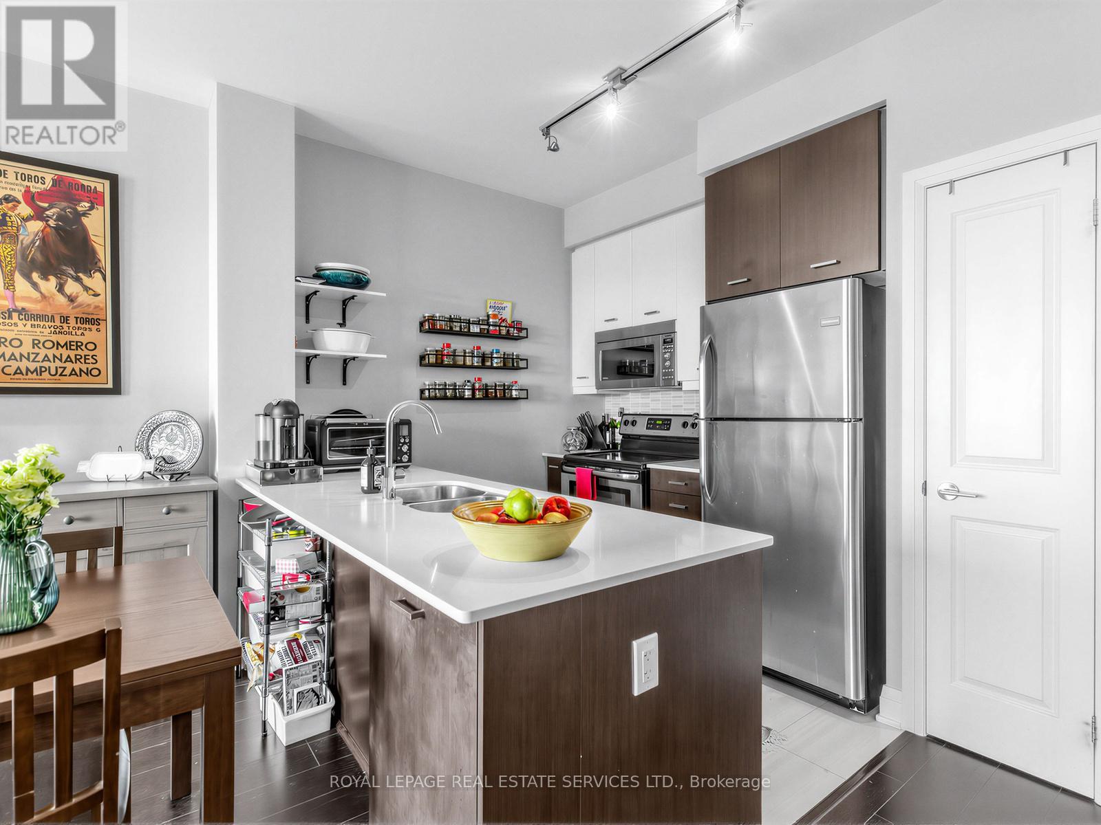 509 - 530 St Clair Avenue W, Toronto, Ontario  M6C 0A2 - Photo 11 - C12875768