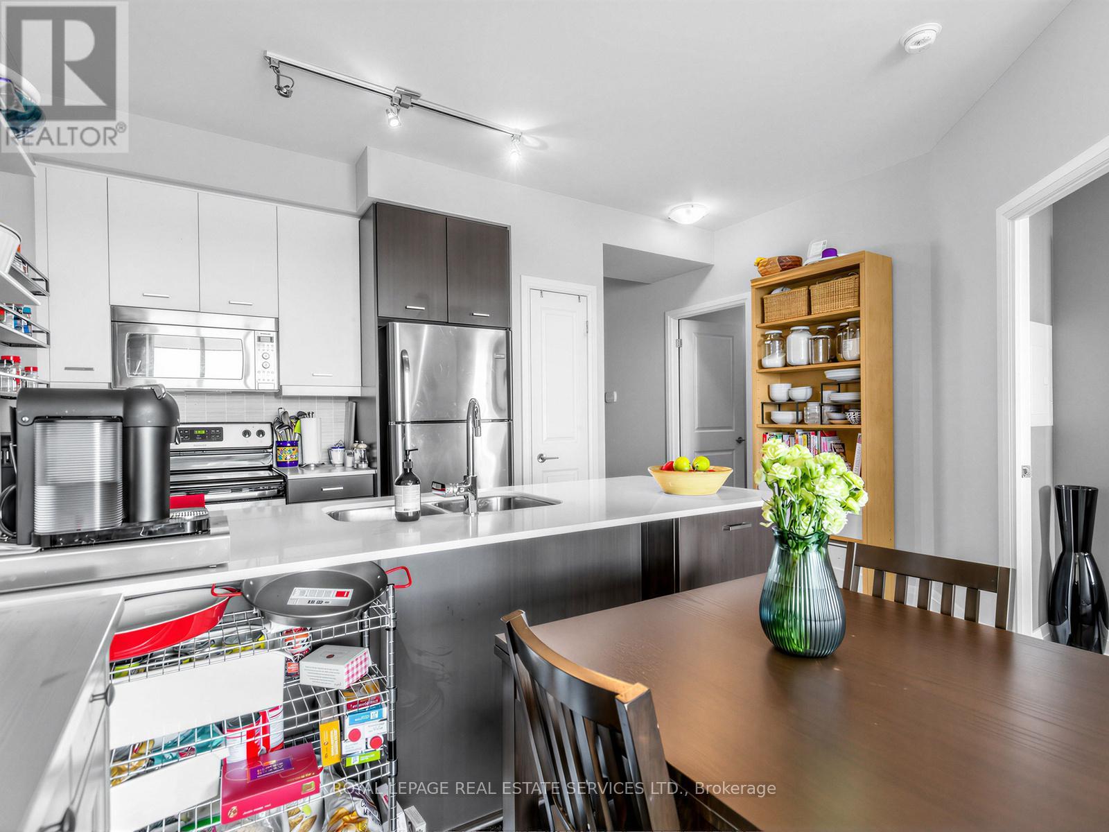 509 - 530 St Clair Avenue W, Toronto, Ontario  M6C 0A2 - Photo 16 - C12875768