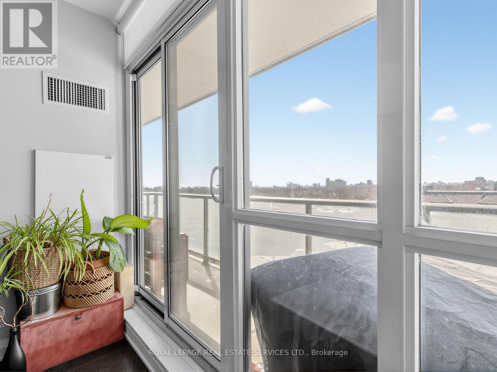 509 - 530 St Clair Avenue W, Toronto, Ontario  M6C 0A2 - Photo 18 - C12875768