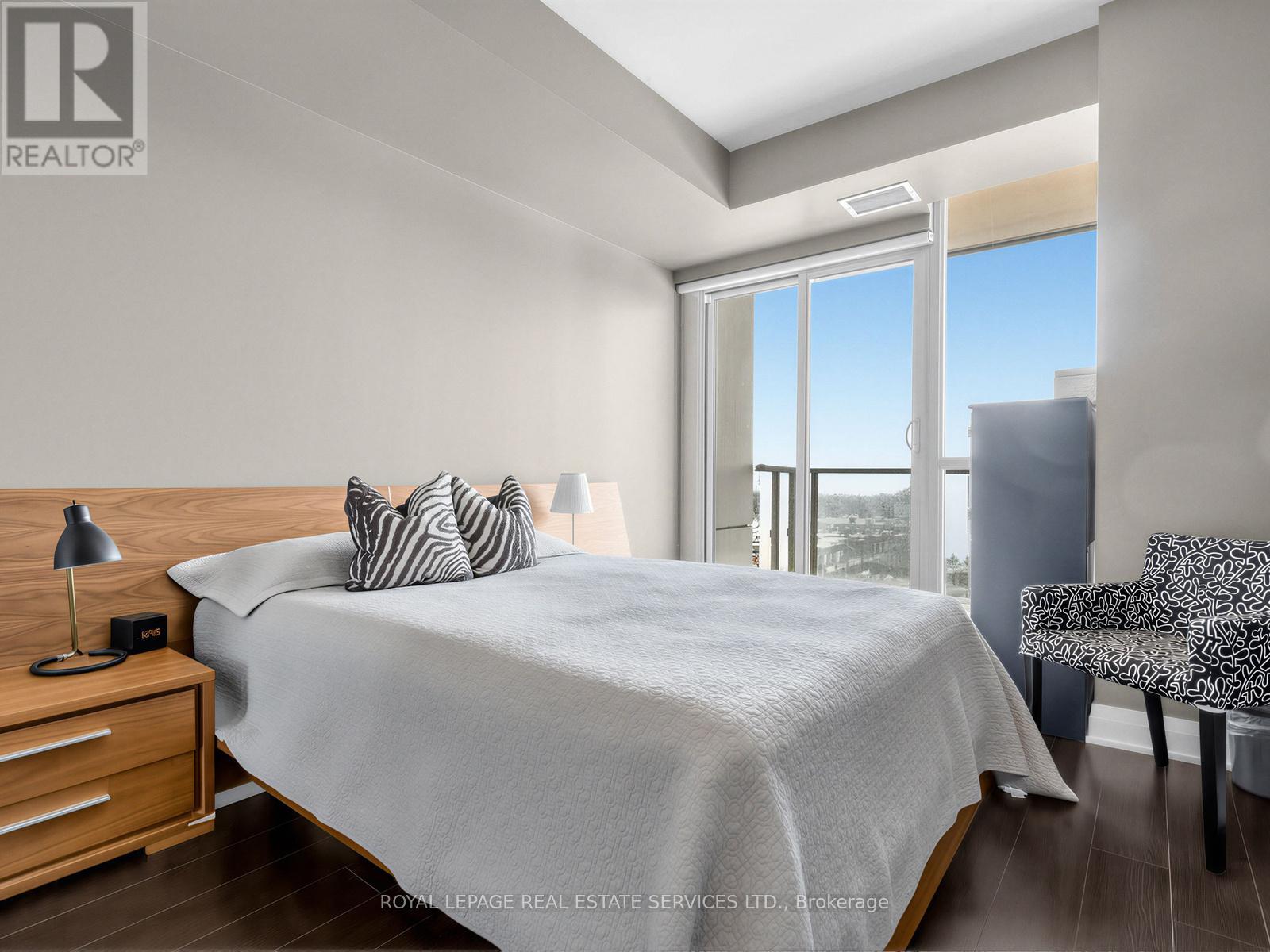 509 - 530 St Clair Avenue W, Toronto, Ontario  M6C 0A2 - Photo 2 - C12875768