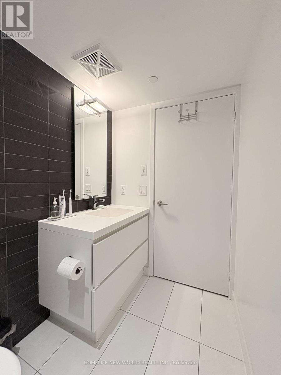 905 - 85 Queens Wharf Road, Toronto, Ontario  M5V 0J9 - Photo 11 - C12875860