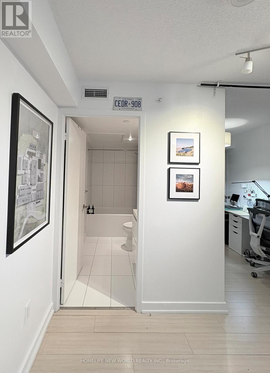 905 - 85 Queens Wharf Road, Toronto, Ontario  M5V 0J9 - Photo 3 - C12875860