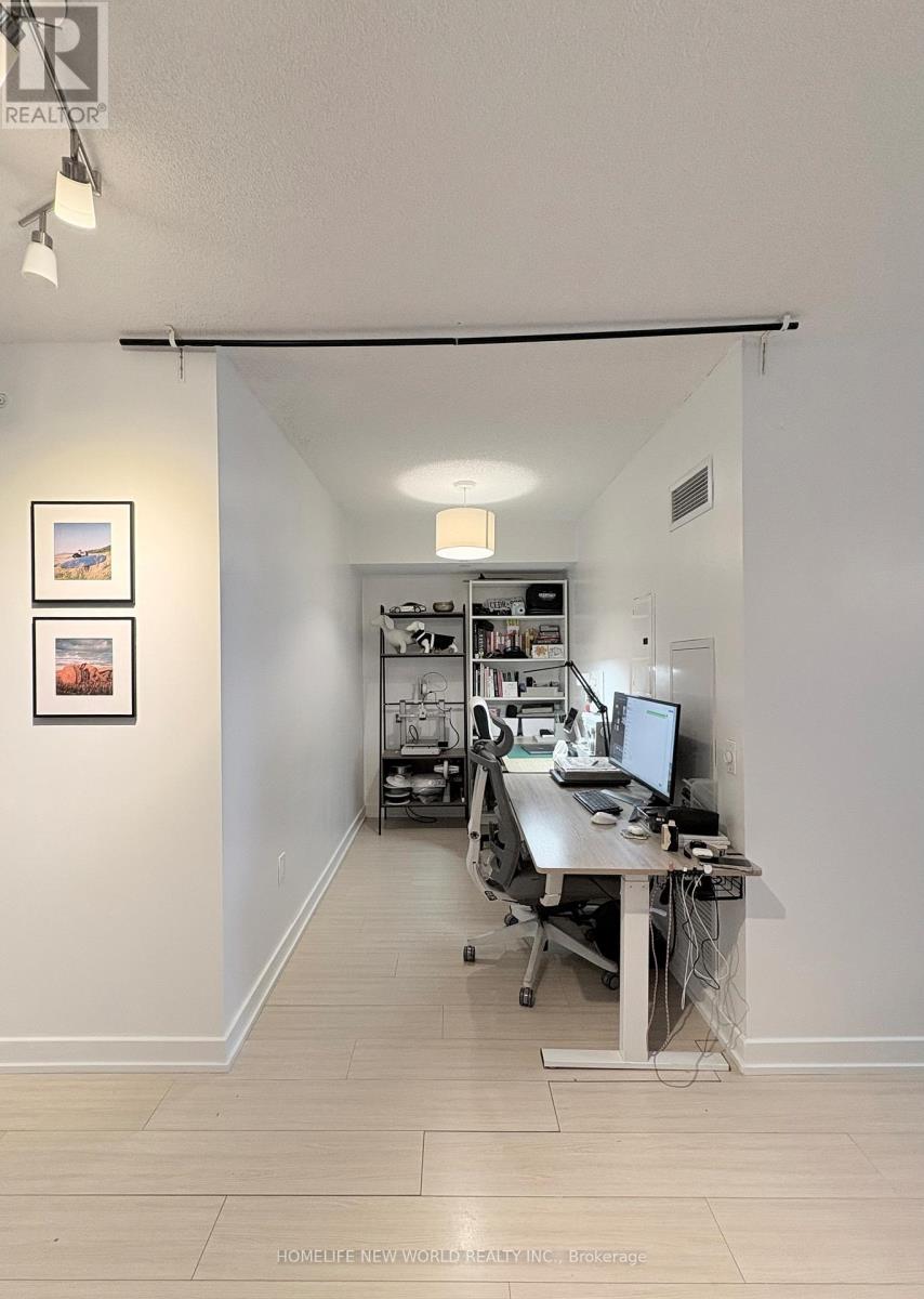 905 - 85 Queens Wharf Road, Toronto, Ontario  M5V 0J9 - Photo 4 - C12875860