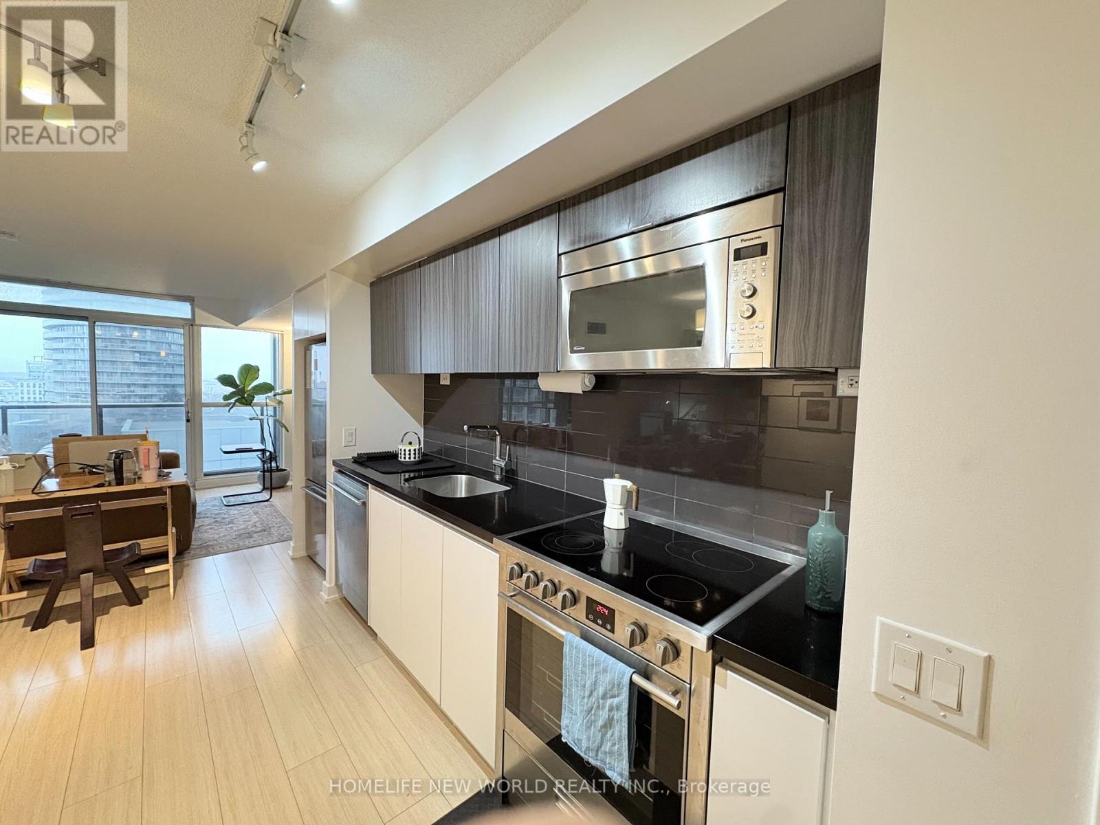 905 - 85 Queens Wharf Road, Toronto, Ontario  M5V 0J9 - Photo 8 - C12875860