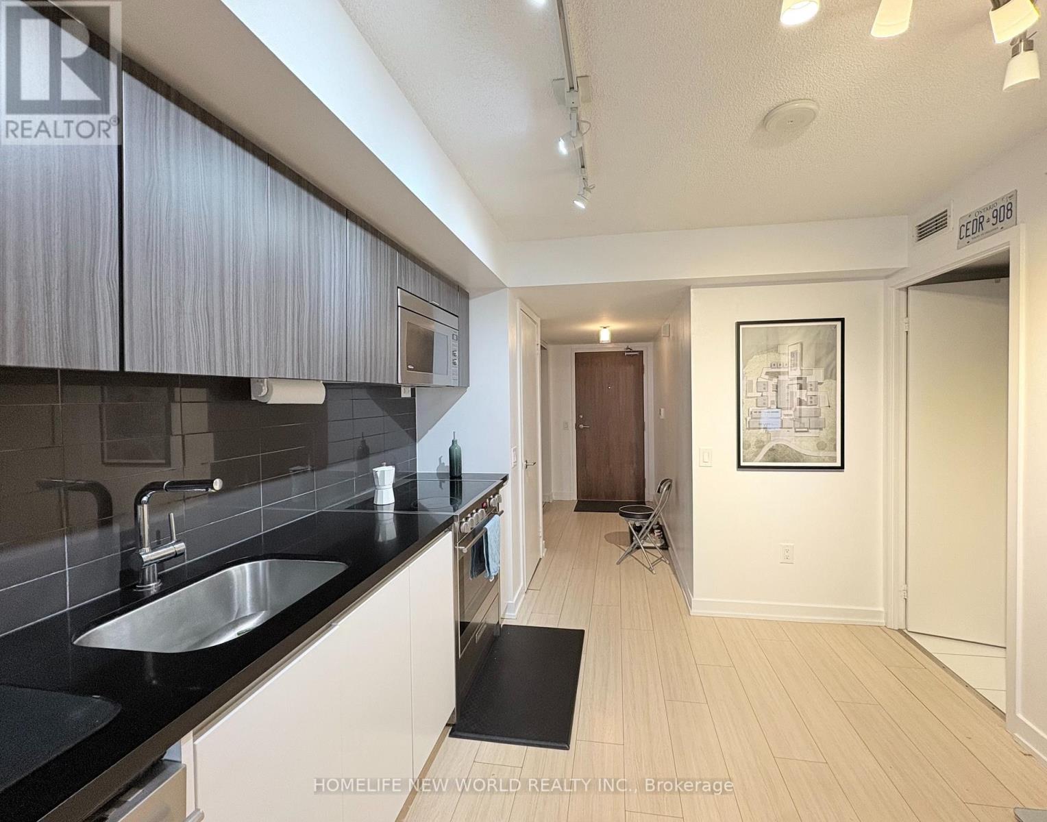 905 - 85 Queens Wharf Road, Toronto, Ontario  M5V 0J9 - Photo 9 - C12875860