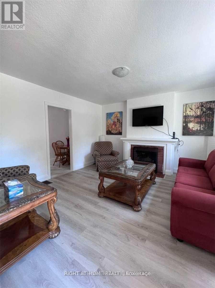 280 Woburn Avenue, Toronto, Ontario  M5M 1K9 - Photo 3 - C12875886