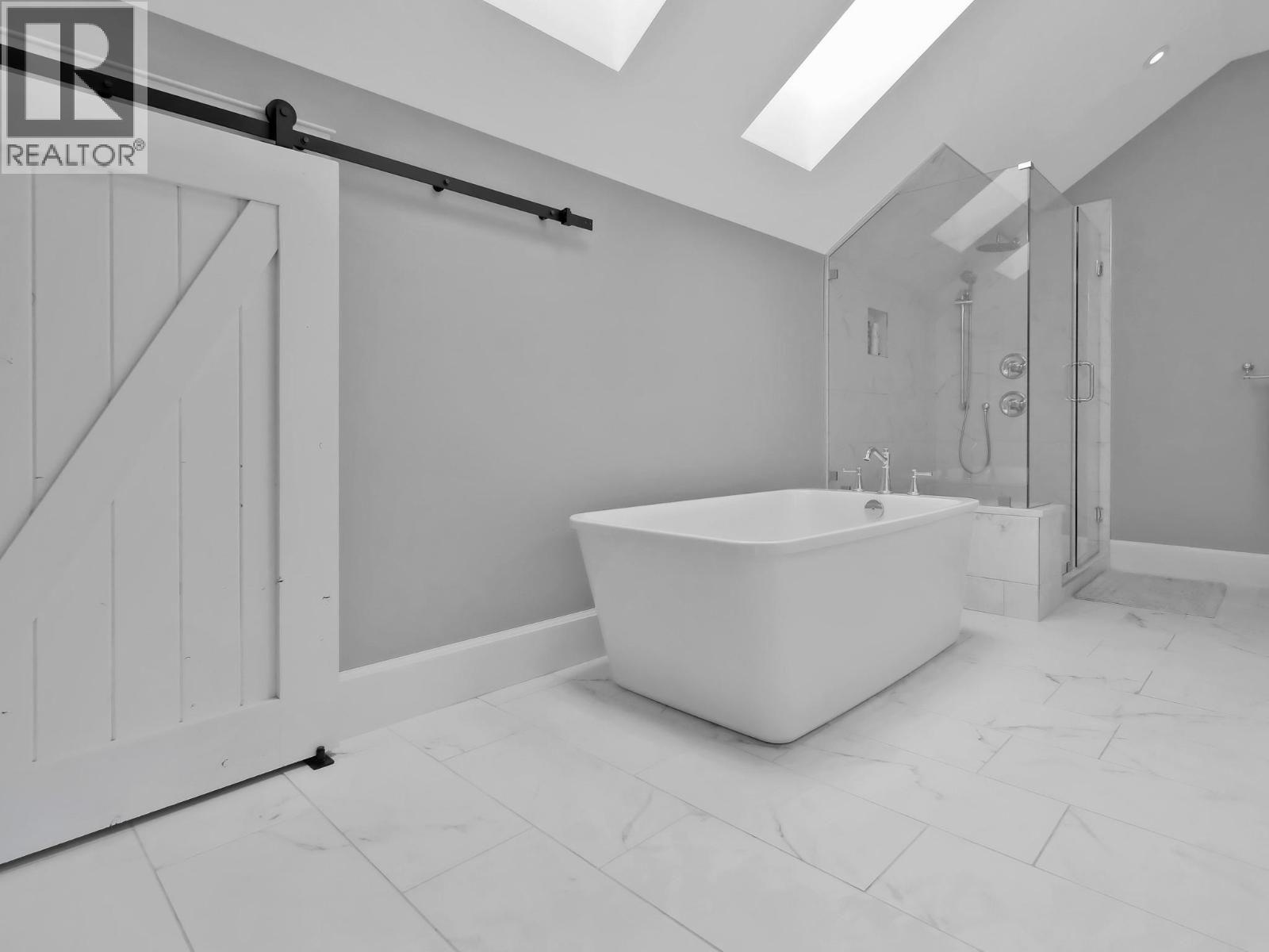 552 Pineview Drive, Kaleden, British Columbia  V0H 1K0 - Photo 49 - 10379163