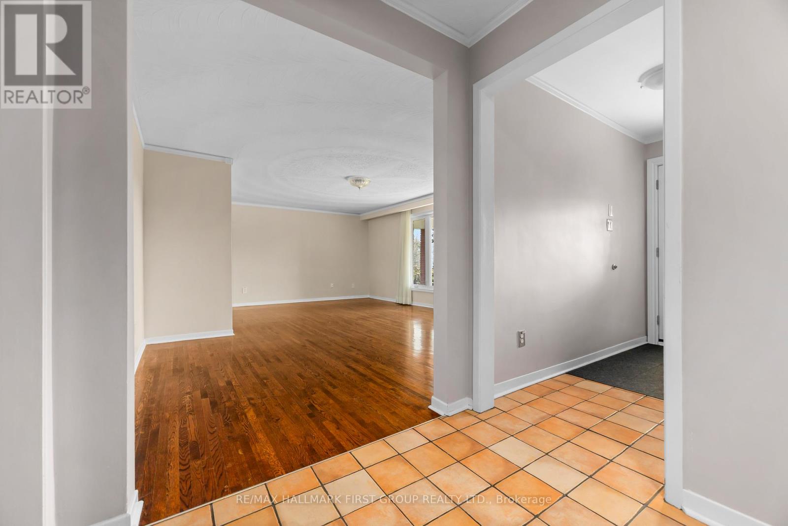 1456 Parkham Crescent, Pickering, Ontario  L1W 2Z2 - Photo 9 - E12875776