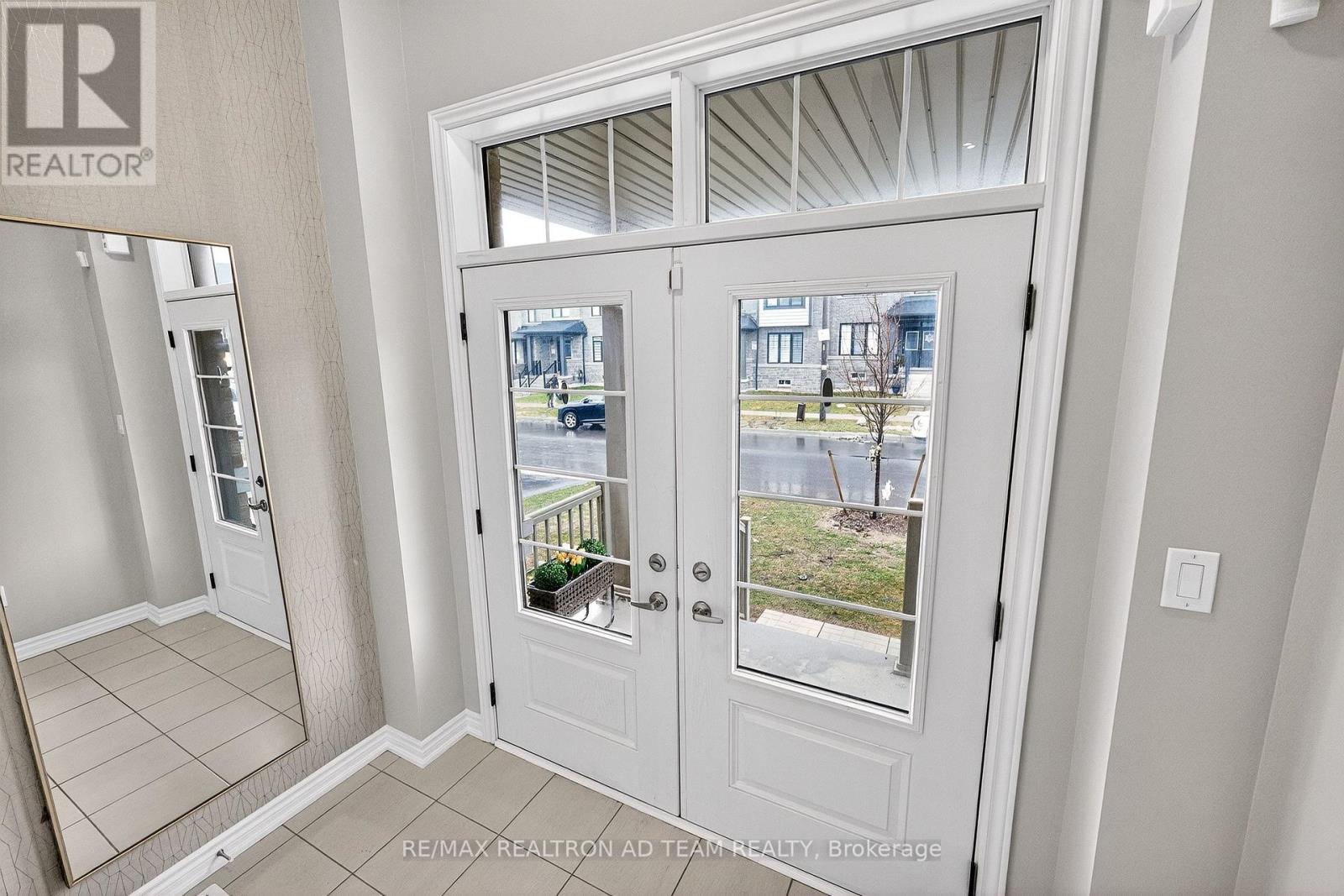 9 O'reilly Street, Whitby, Ontario  L1P 0N7 - Photo 4 - E12875782