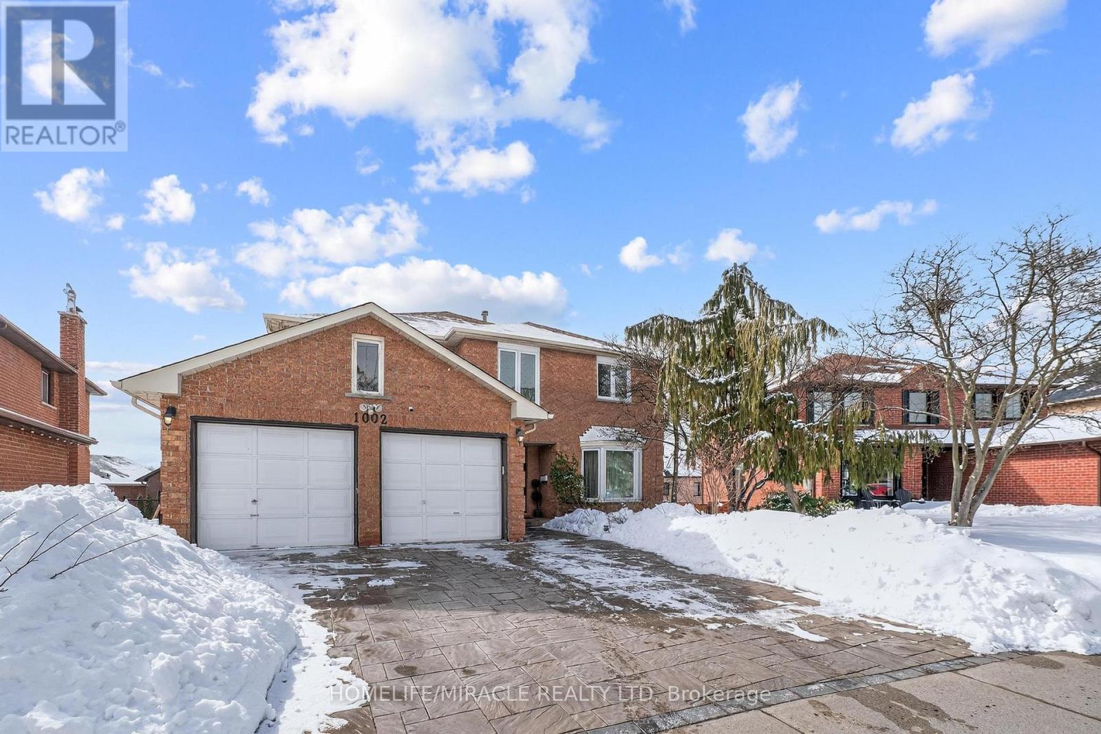 1002 RAMBLEBERRY AVENUE, Pickering, Ontario