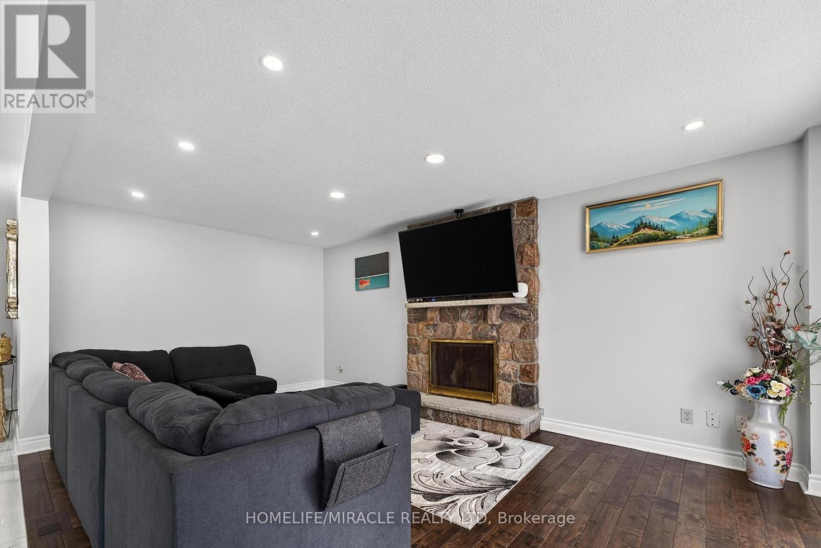 1002 Rambleberry Avenue, Pickering, Ontario  L1V 5Y3 - Photo 11 - E12875842