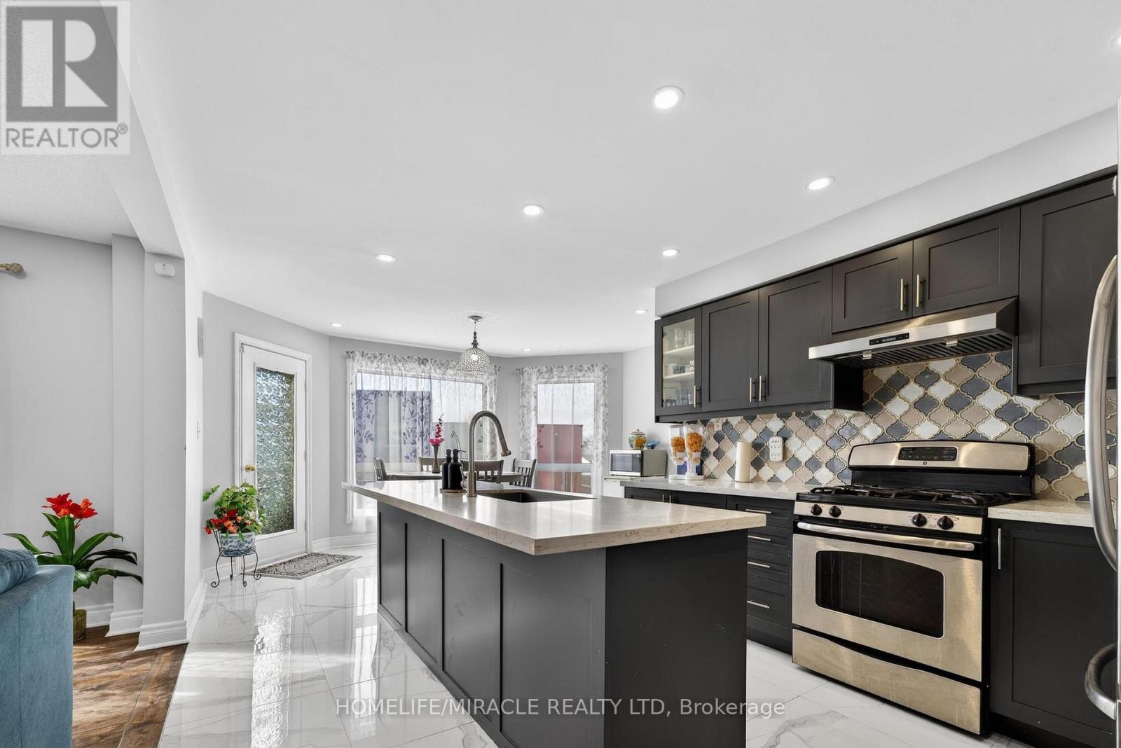 1002 Rambleberry Avenue, Pickering, Ontario  L1V 5Y3 - Photo 13 - E12875842