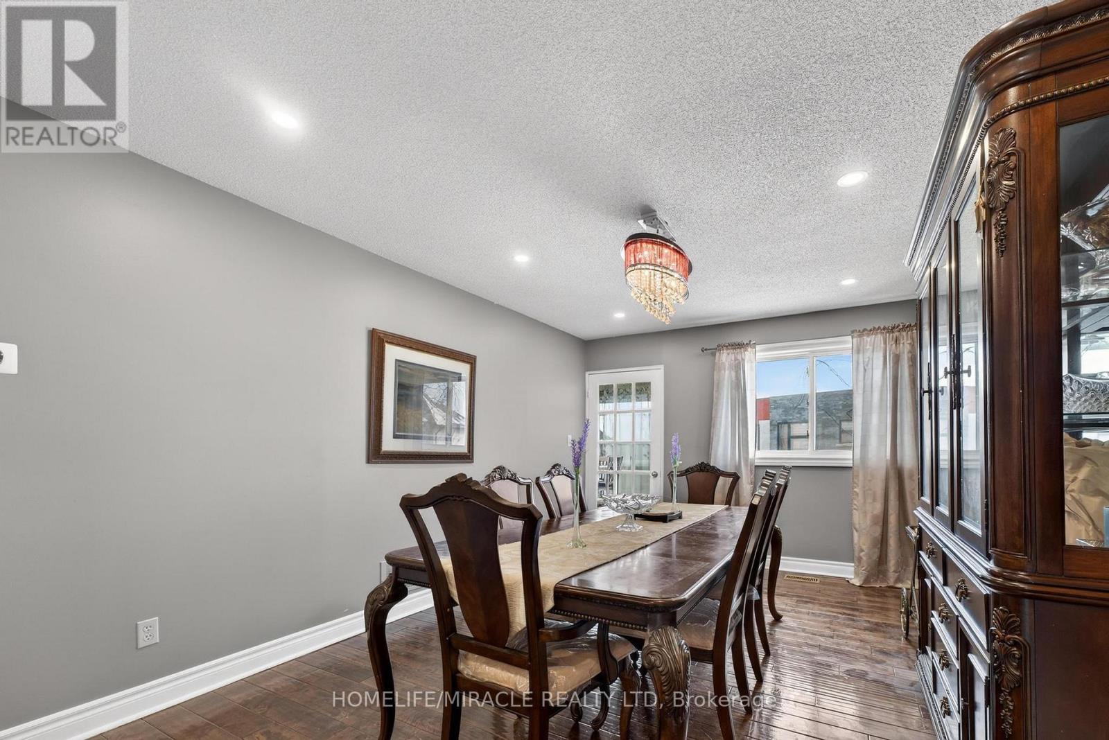 1002 Rambleberry Avenue, Pickering, Ontario  L1V 5Y3 - Photo 16 - E12875842