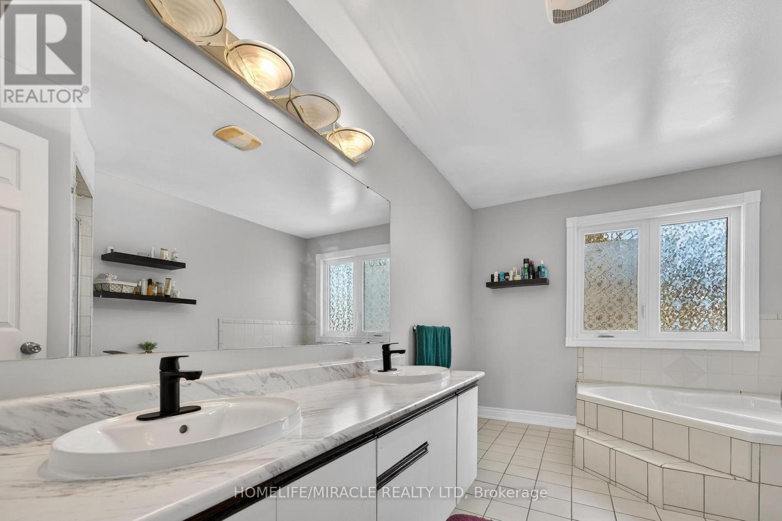 1002 Rambleberry Avenue, Pickering, Ontario  L1V 5Y3 - Photo 38 - E12875842