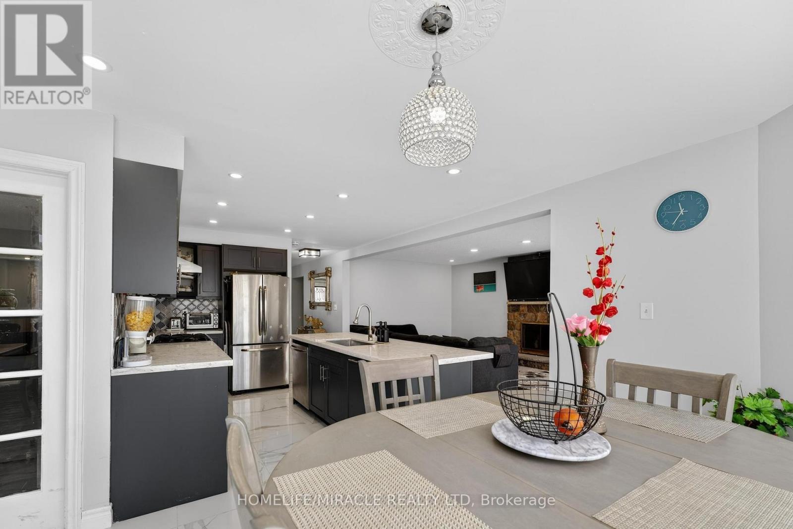 1002 Rambleberry Avenue, Pickering, Ontario  L1V 5Y3 - Photo 48 - E12875842