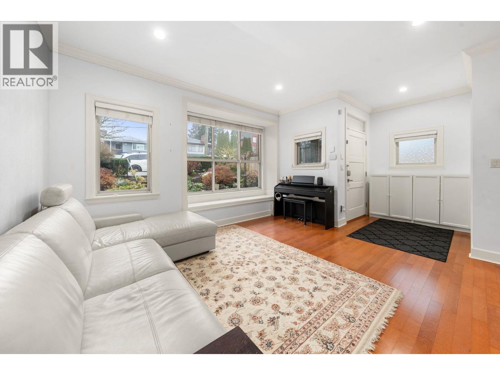 341 E 8th Street, North Vancouver, British Columbia  V7L 1Z2 - Photo 5 - R3099139