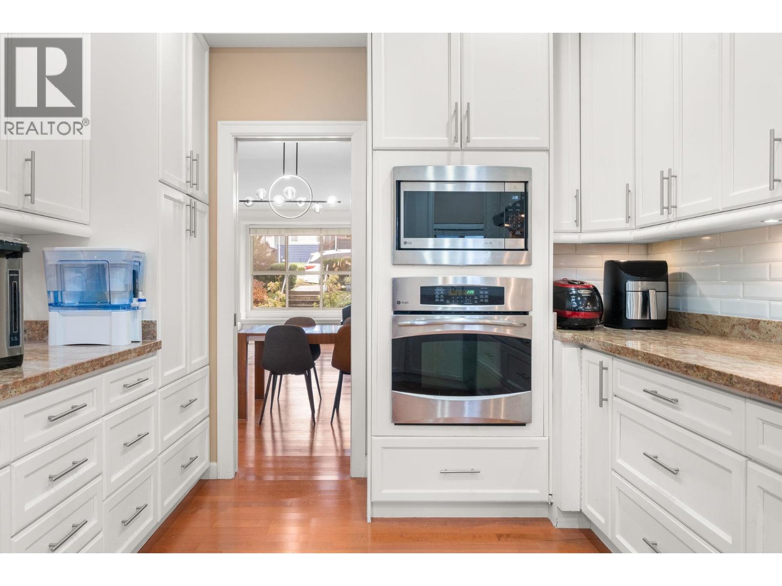 341 E 8th Street, North Vancouver, British Columbia  V7L 1Z2 - Photo 9 - R3099139