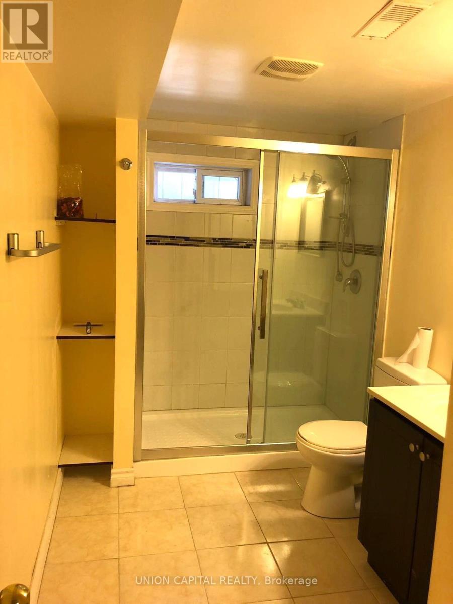 Lower - 64 Delwood Drive, Toronto (Clairlea-Birchmount), Ontario  M1L 2S7 - Photo 12 - E12875882