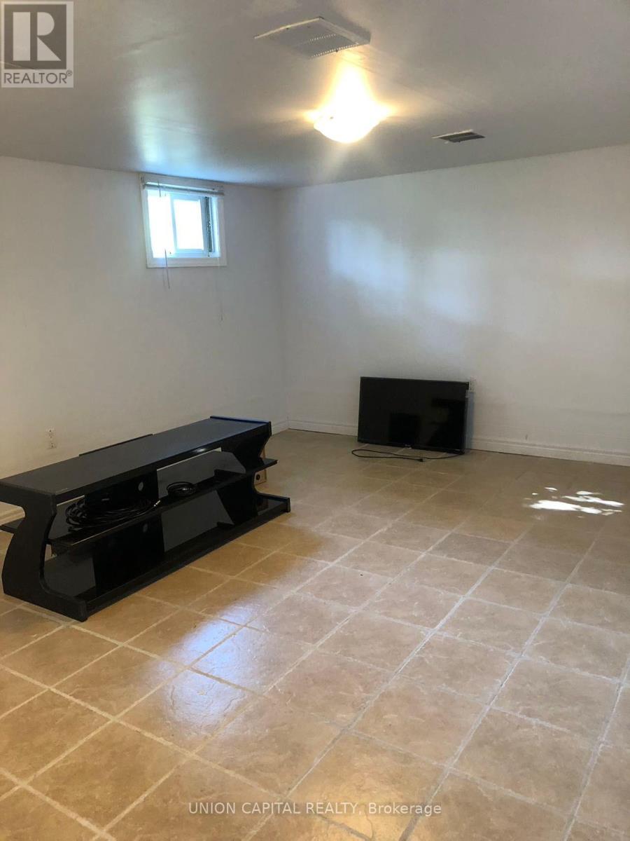 Lower - 64 Delwood Drive, Toronto (Clairlea-Birchmount), Ontario  M1L 2S7 - Photo 14 - E12875882